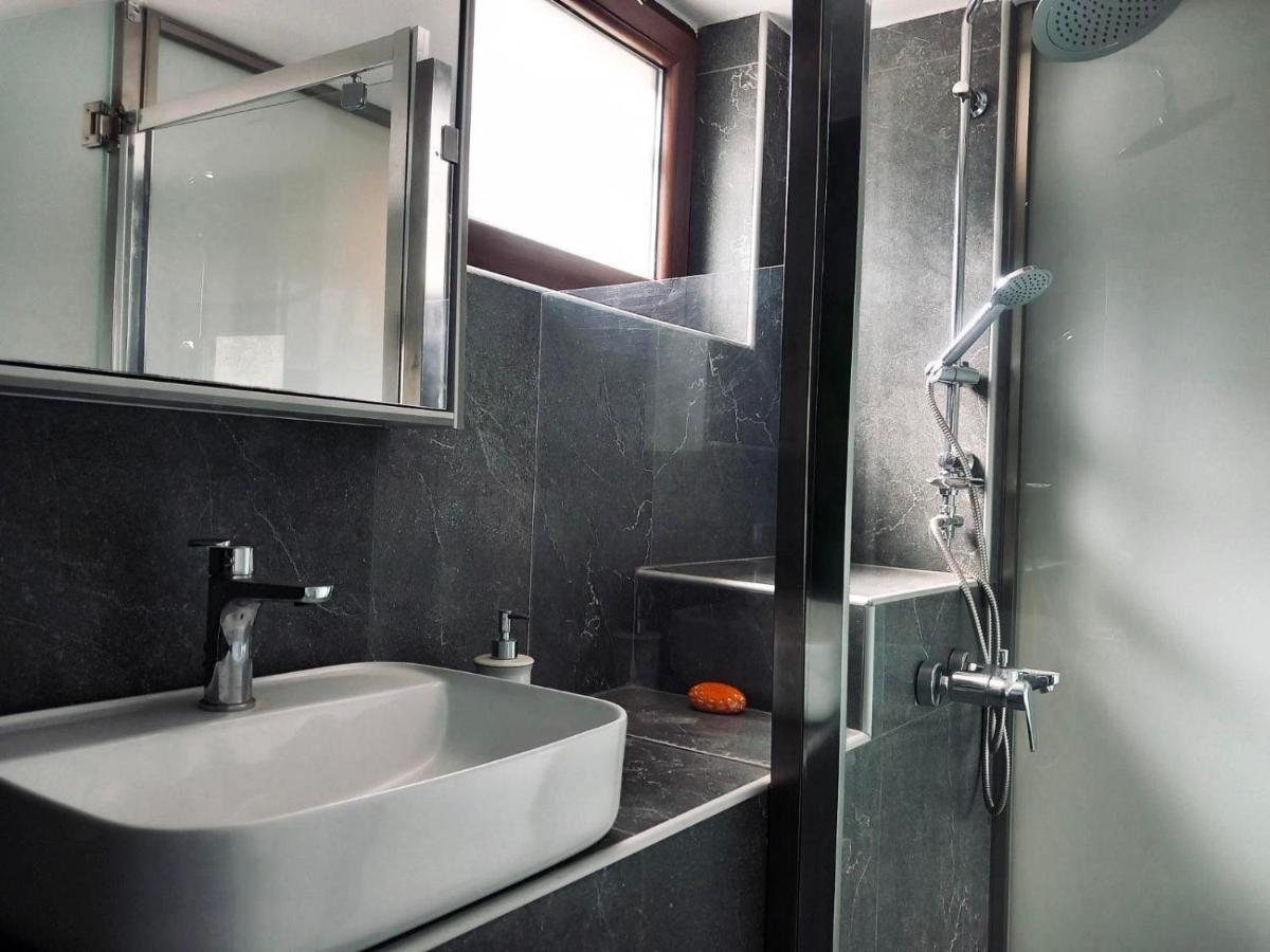 Moxy Paxos Apartments Gaios Eksteriør bilde